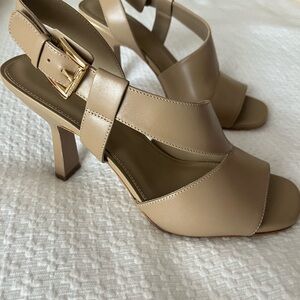 New Michael Kors Cleo Slingback Sandals size 8.5, Camel.